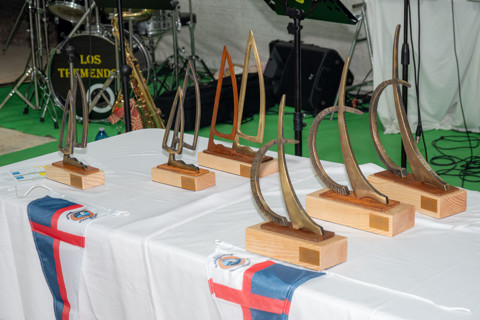 CENA Y PREMIOS