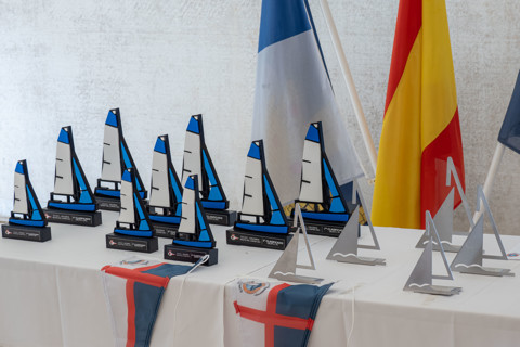 COMIDA Y PREMIOS